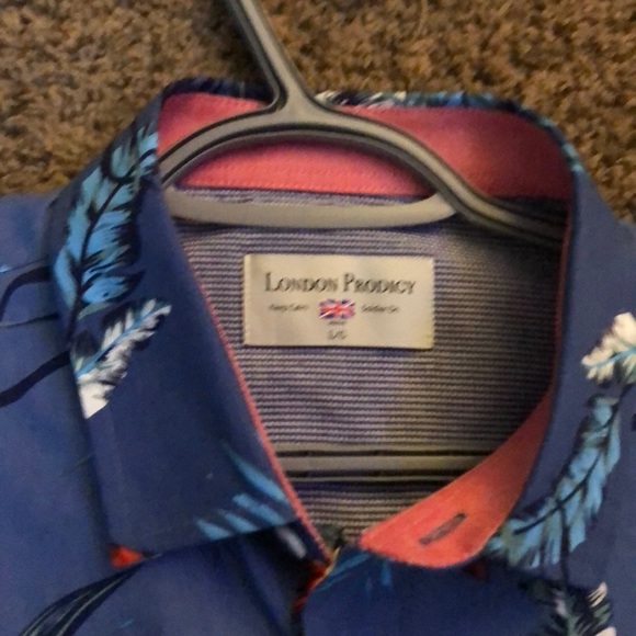 Men’s summer button up - Picture 2 of 2